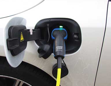 This image shows that electric cars running cost per km is quite cheaper than petrol or cng car.