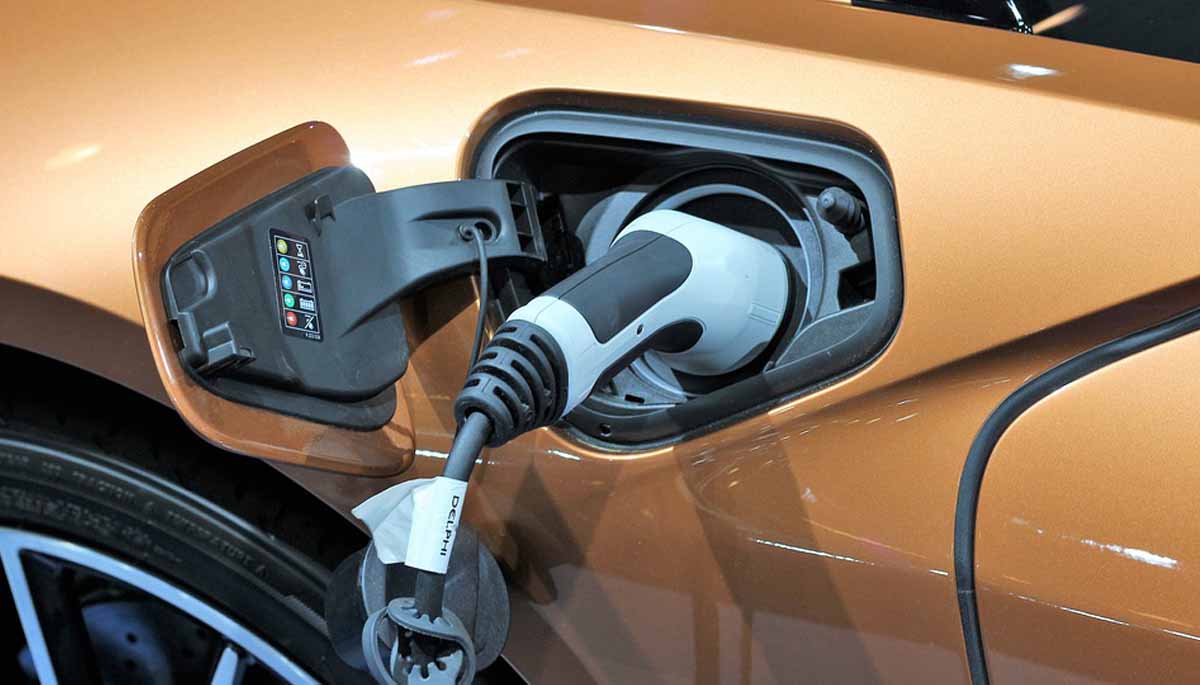 Ev Car Battery Cost : Know about Battery Replacement Cost in India