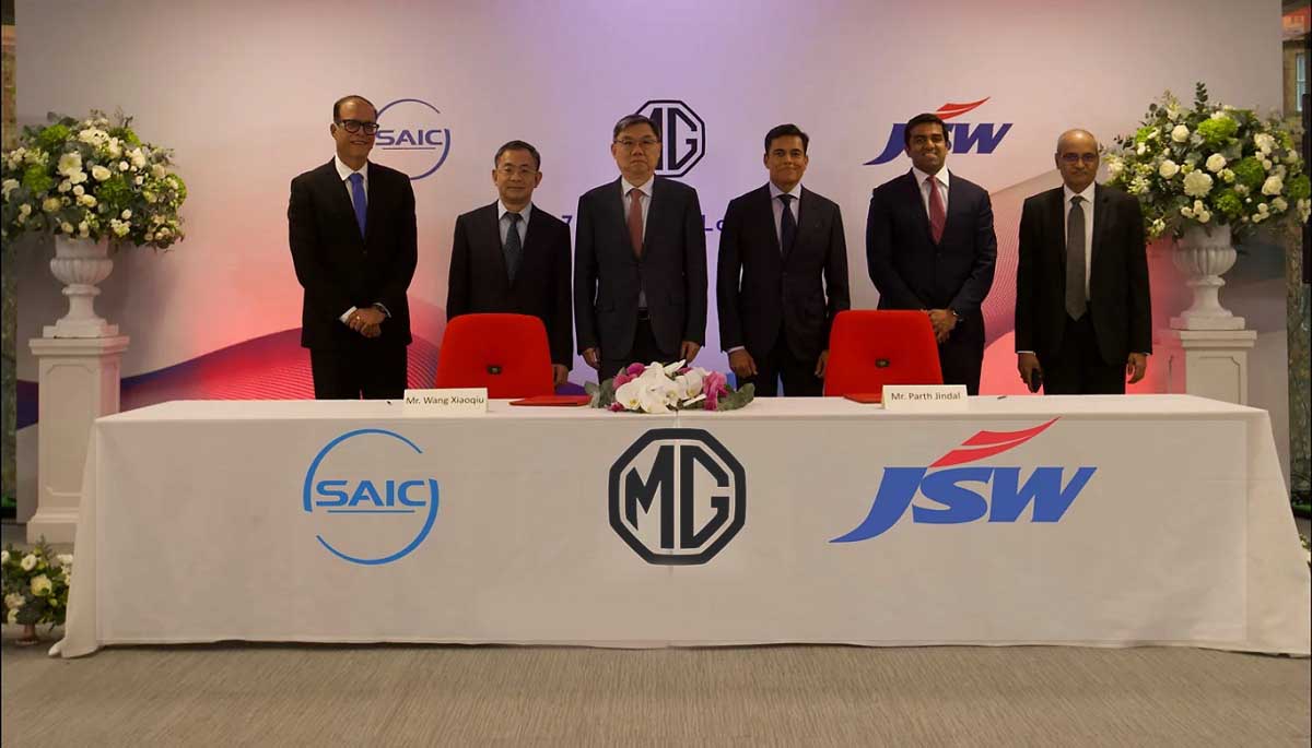 Jsw partnered with Mg to sell 1 million EVs at same price as fuel based by 2030