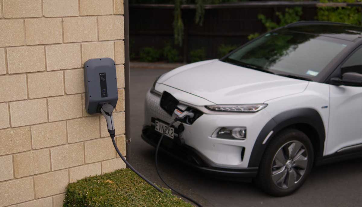 Right way and time to charge your electric car at home